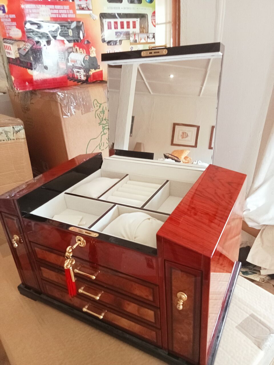 Nairobi, Collectibles, KES 20000,  Ornate Inlaid Handmade Jewelry Box