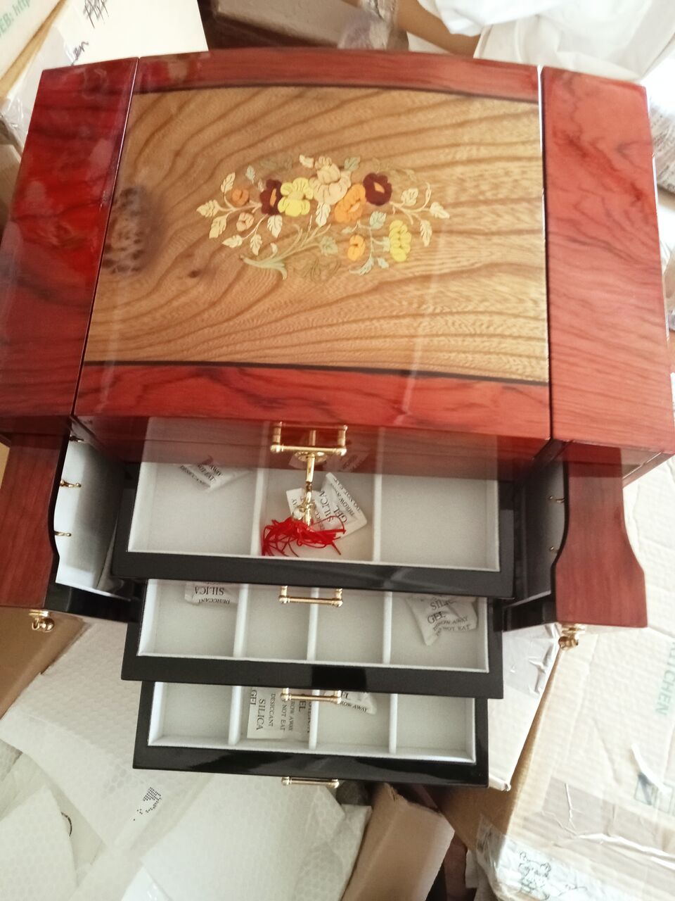 Nairobi, Collectibles, KES 20000,  Ornate Inlaid Handmade Jewelry Box