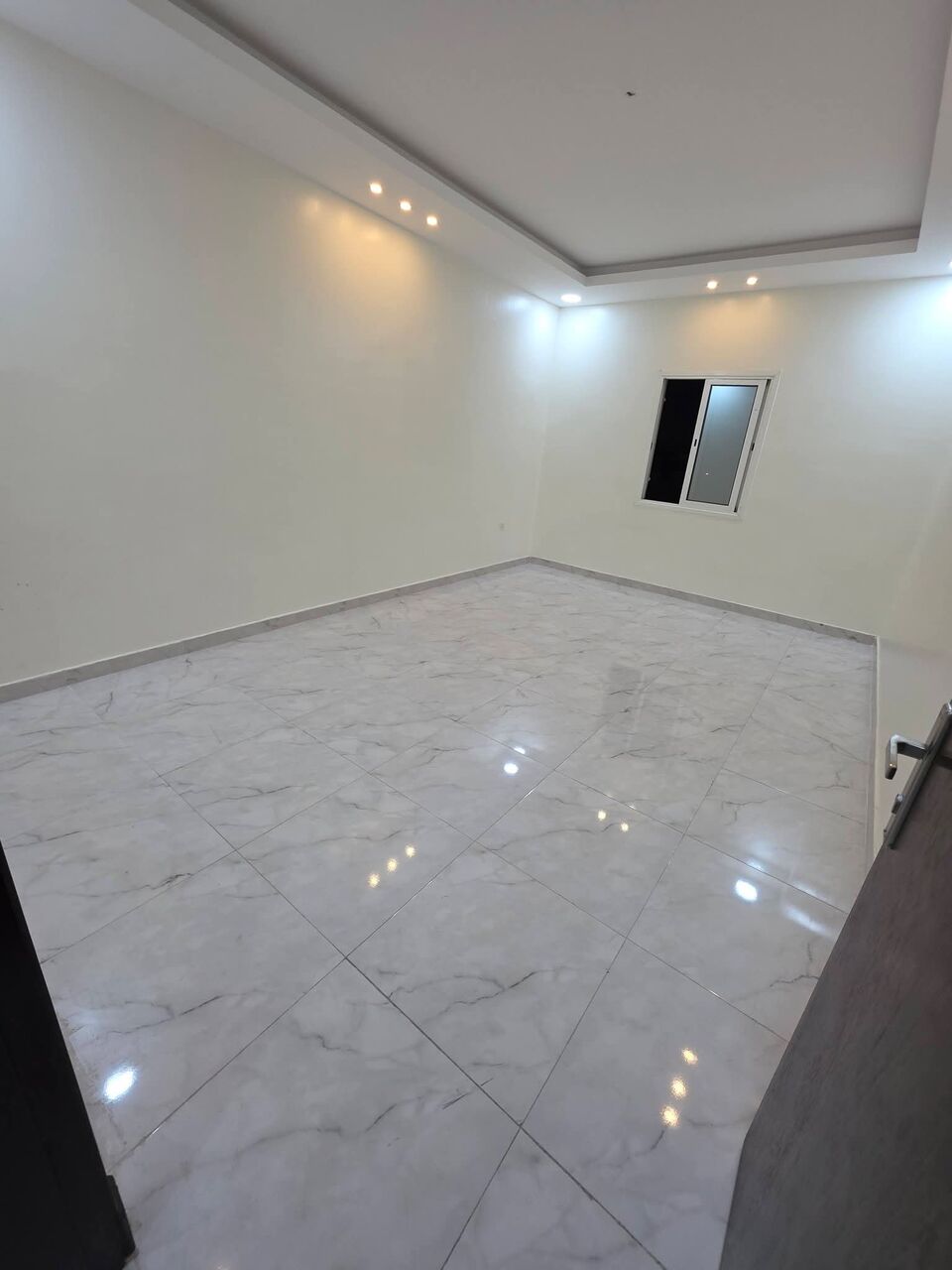 Thuqbah, Apartments, Flats, Houses & Villas, 2 BR,  🏠✨ NEARLY NEW & BEAUTIFUL 2-BEDROOM FAMILY APARTMENT | 2 SPLIT A/Cs | ELEVATOR | ONLY 2 Y