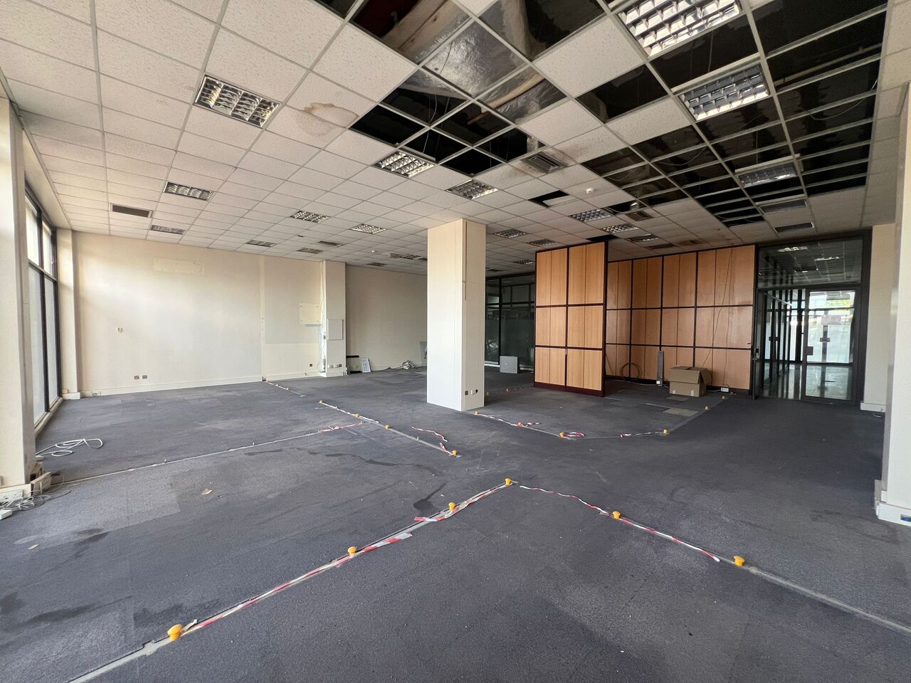 Salmaniya, Shops, BHD 3000,  700 Sq. Meter,  Showroom For Rent In Salmaniya | Highway Side