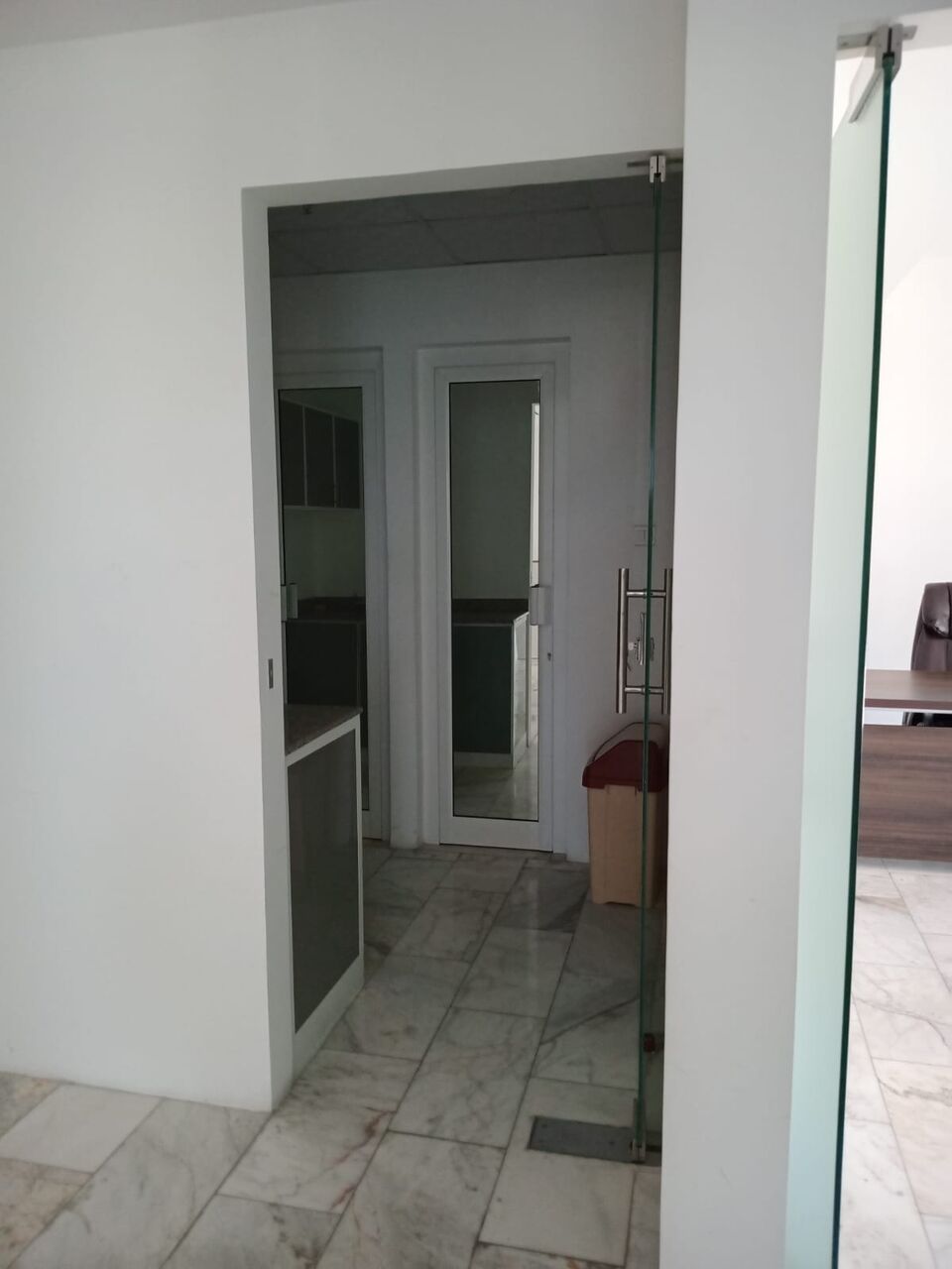 Al Seef, Offices, BHD 600,  92 Sq. Meter,  Luxury Furnished Office For Rent In Seef | High Floor | Prime Location