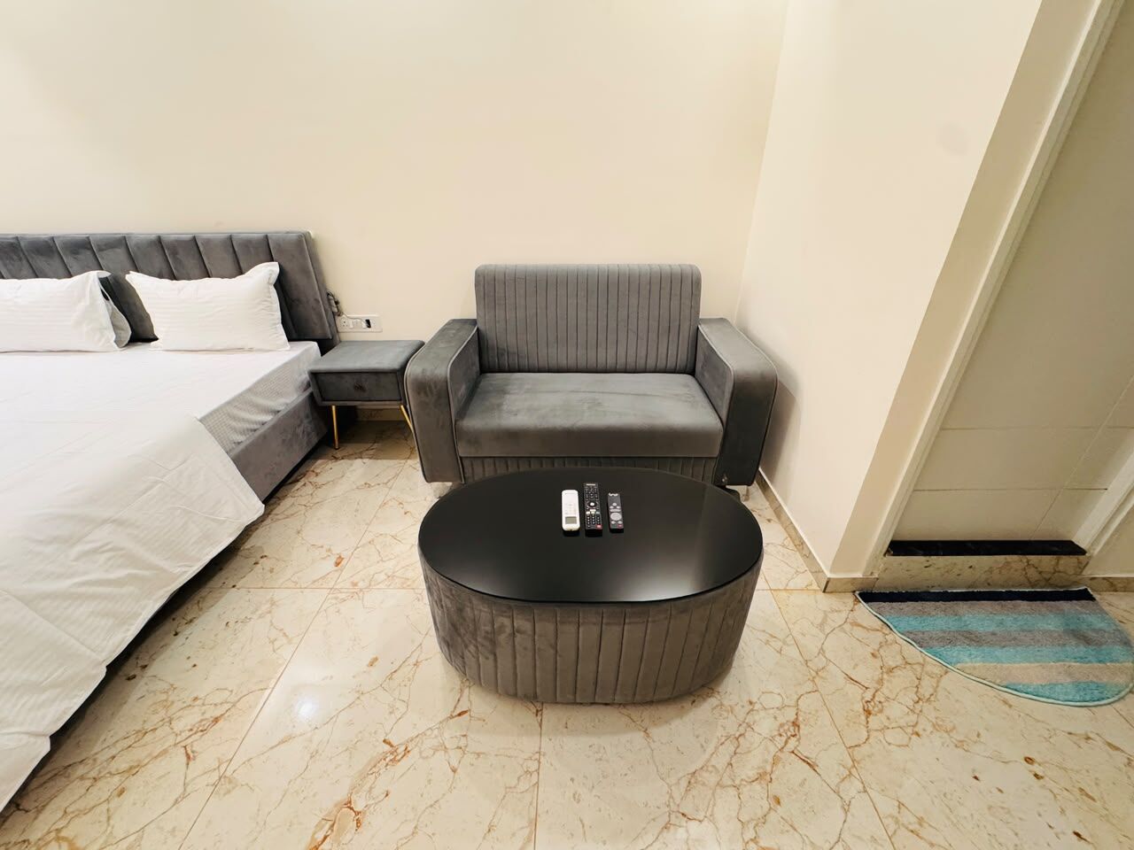 Bangalore, Rooms for Rent, INR 2000/day,  Furnished,  6500 Sq. Feet,  Emerald Signature Rooms & Serviced Apartment
