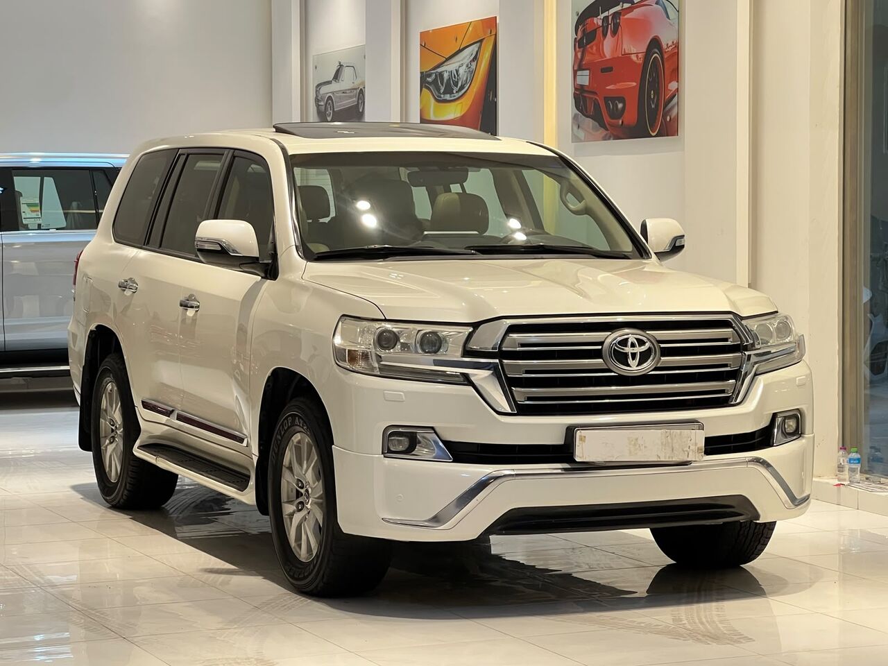 East Riffa, Vehicles, Cars & Trucks , BHD 12900,  Toyota Land Cruiser,  2018,  Automatic,  450000 KM,   GXR V8 MODEL  FOR SALE