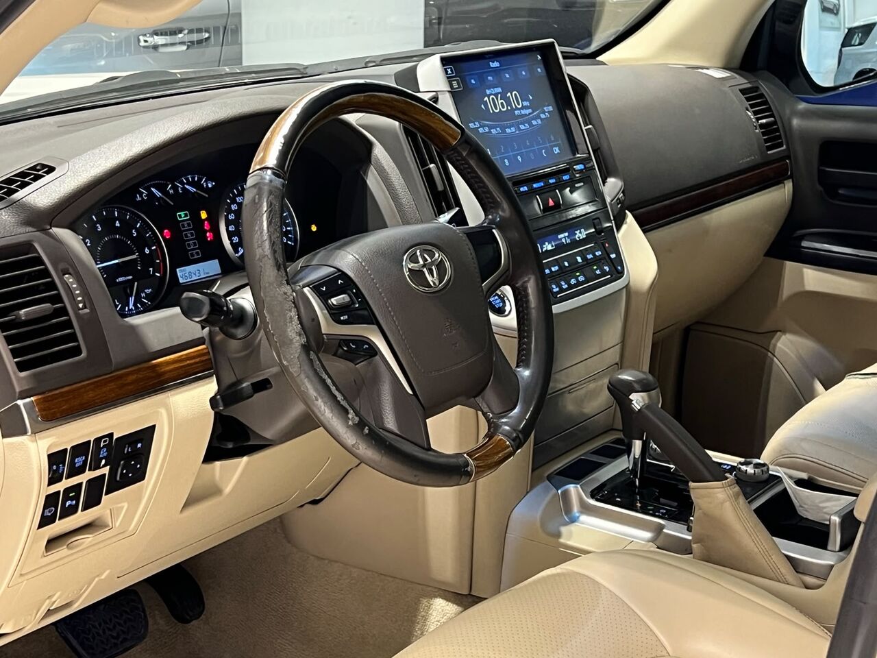 East Riffa, Vehicles, Cars & Trucks , BHD 12900,  Toyota Land Cruiser,  2018,  Automatic,  450000 KM,   GXR V8 MODEL  FOR SALE