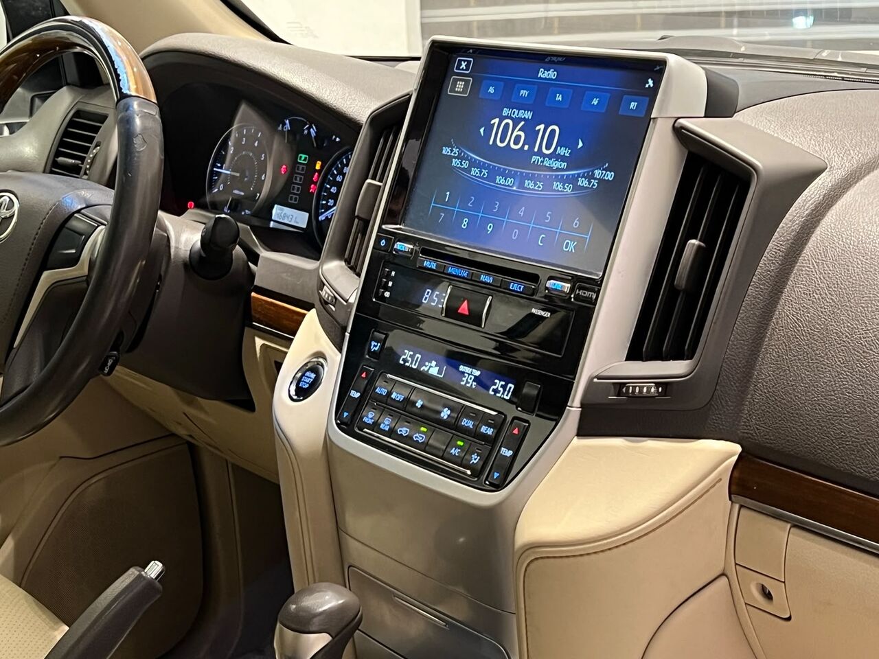East Riffa, Vehicles, Cars & Trucks , BHD 12900,  Toyota Land Cruiser,  2018,  Automatic,  450000 KM,   GXR V8 MODEL  FOR SALE