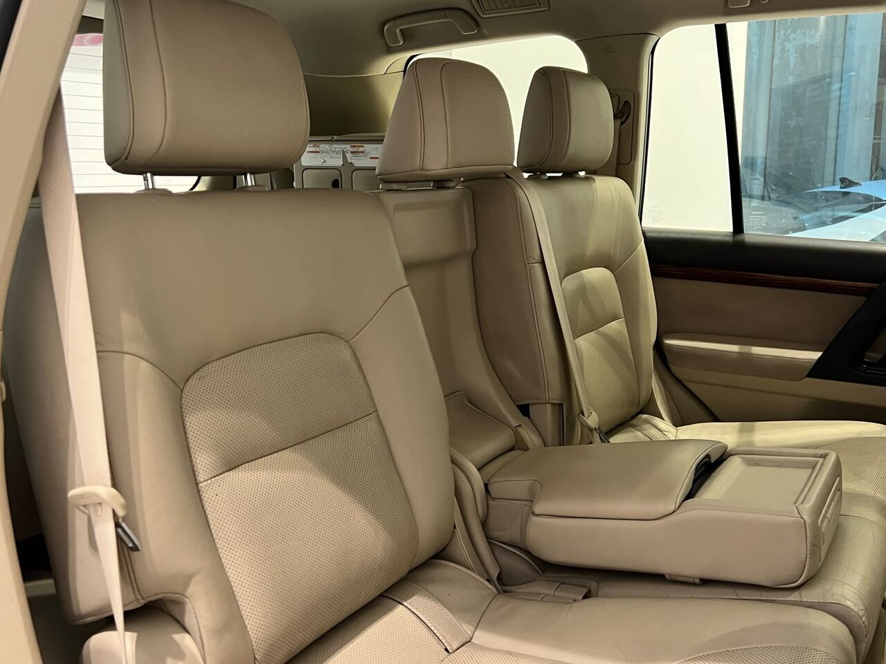 East Riffa, Vehicles, Cars & Trucks , BHD 12900,  Toyota Land Cruiser,  2018,  Automatic,  450000 KM,   GXR V8 MODEL  FOR SALE