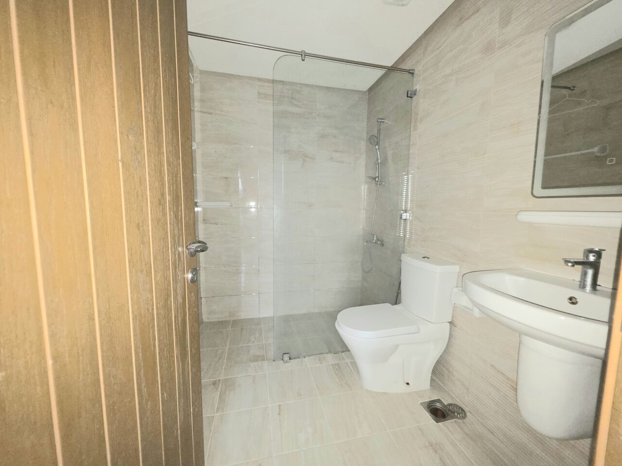 Segaya, Apartments, Flats, Houses & Villas, BHD 250/month,  2 BR,  Spacious  2 Bedroom Semi Furnished Apartment For Rent.