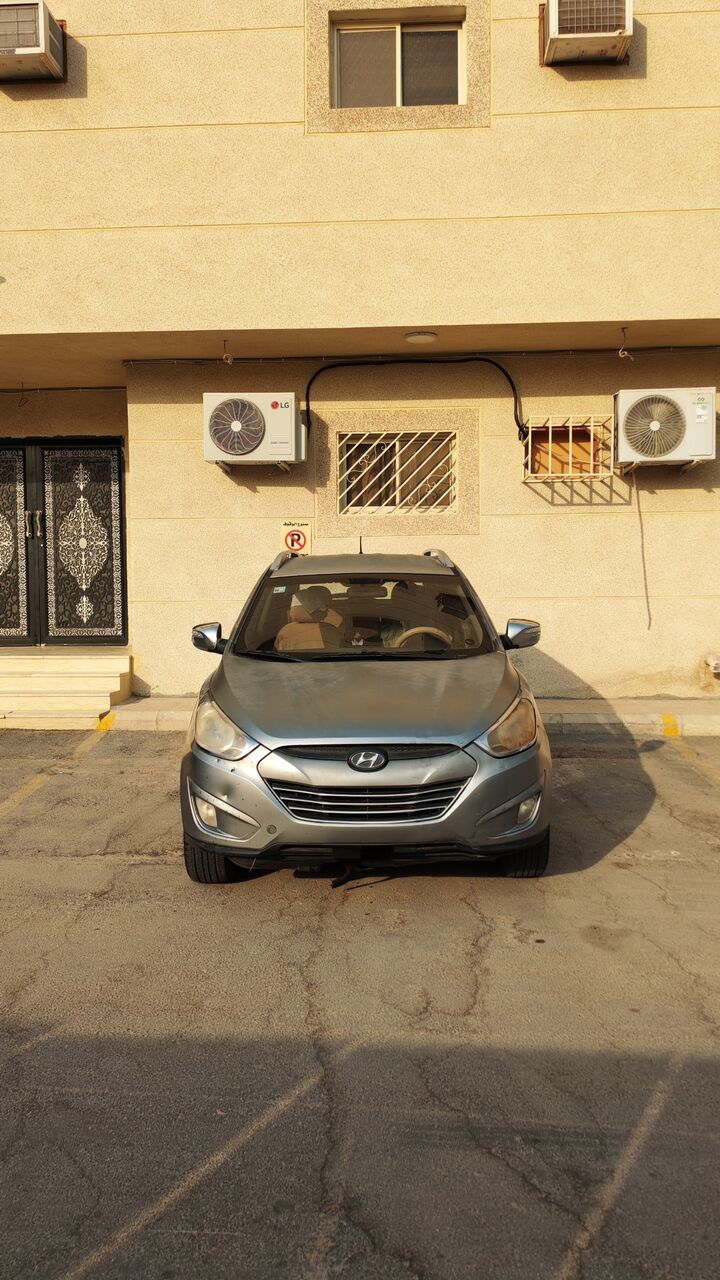 Riyadh, Vehicles, Cars & Trucks , SAR 18,  Hyundai Tucson,  2011,  Automatic,  366000 KM,    2.4L AWD