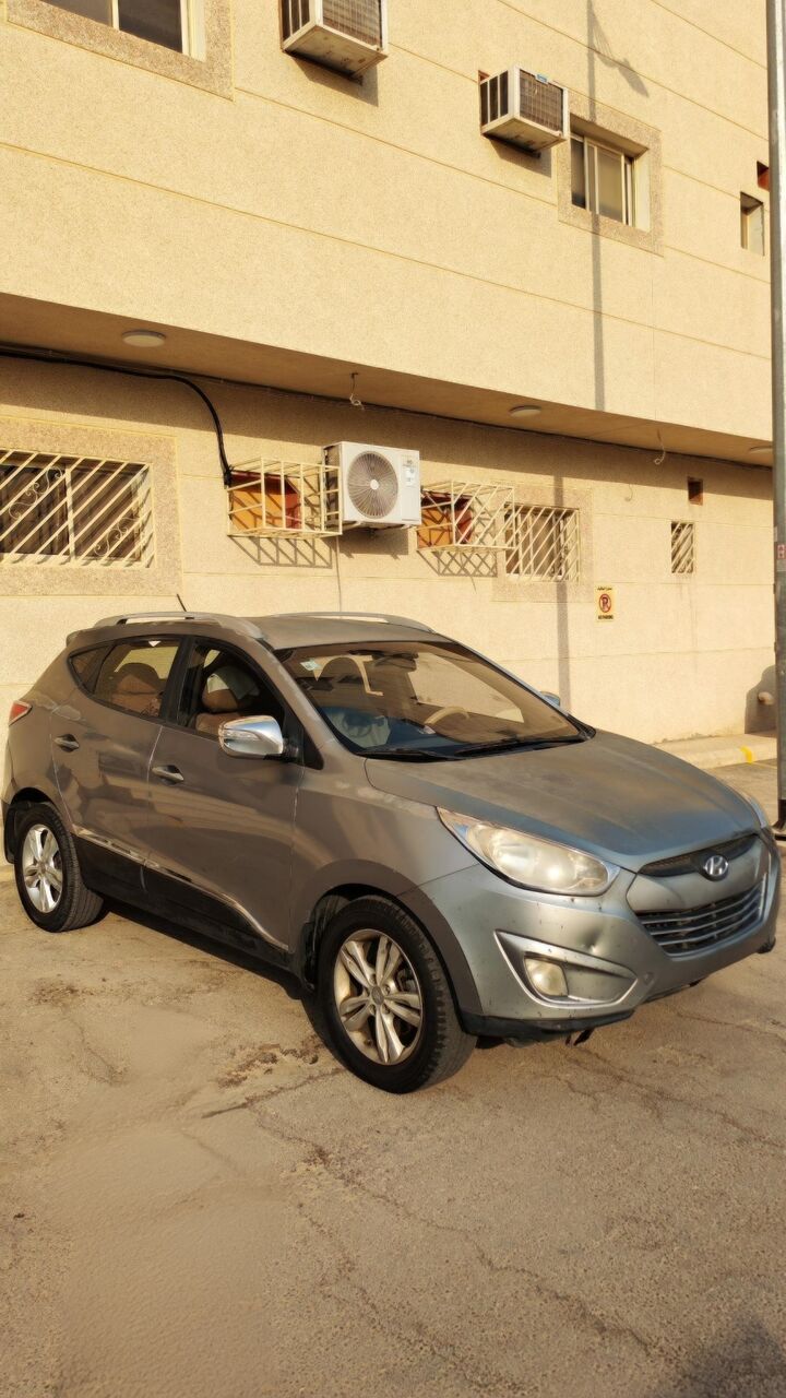 Riyadh, Vehicles, Cars & Trucks , SAR 18,  Hyundai Tucson,  2011,  Automatic,  366000 KM,    2.4L AWD