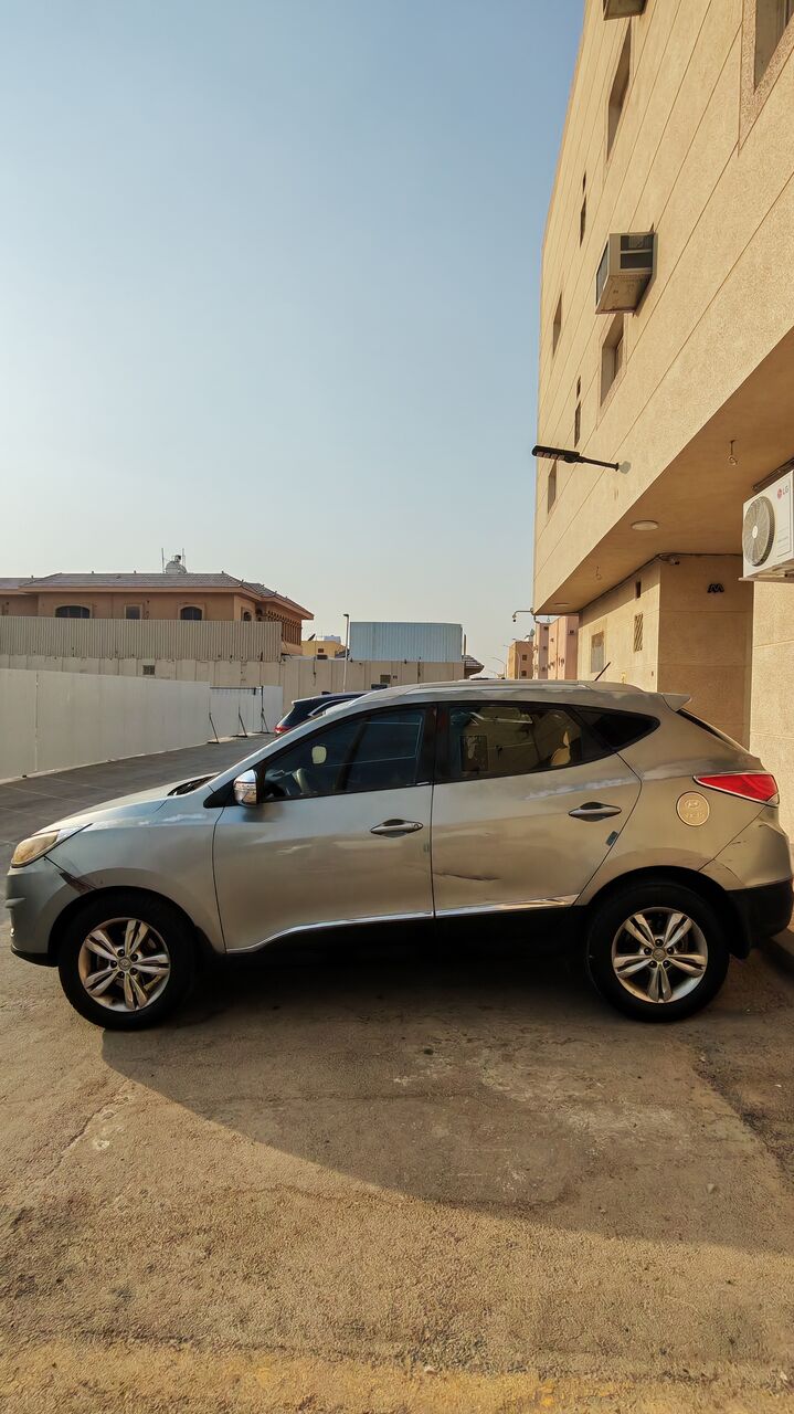 Riyadh, Vehicles, Cars & Trucks , SAR 18,  Hyundai Tucson,  2011,  Automatic,  366000 KM,    2.4L AWD