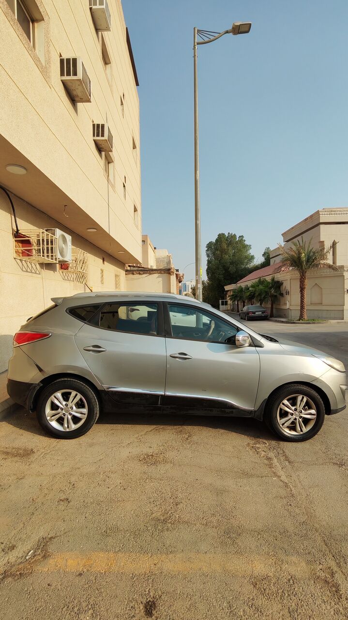 Riyadh, Vehicles, Cars & Trucks , SAR 18,  Hyundai Tucson,  2011,  Automatic,  366000 KM,    2.4L AWD