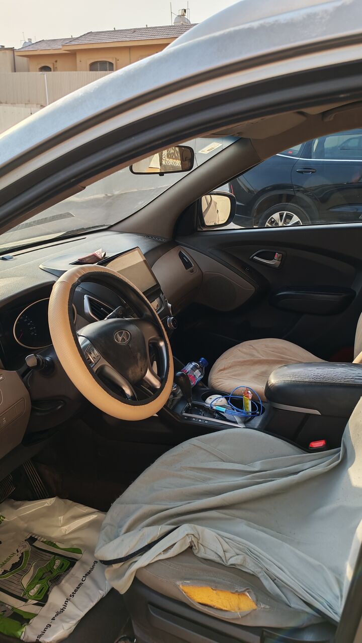 Riyadh, Vehicles, Cars & Trucks , SAR 18,  Hyundai Tucson,  2011,  Automatic,  366000 KM,    2.4L AWD