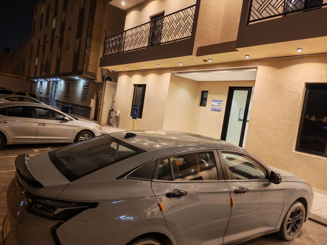 Dhahrat Laban, Vehicles, Cars & Trucks , Dongfeng Shine E2,  2025,  Automatic,  24500 KM,   Car With Sunroof Shine E2   -Lease Transfer