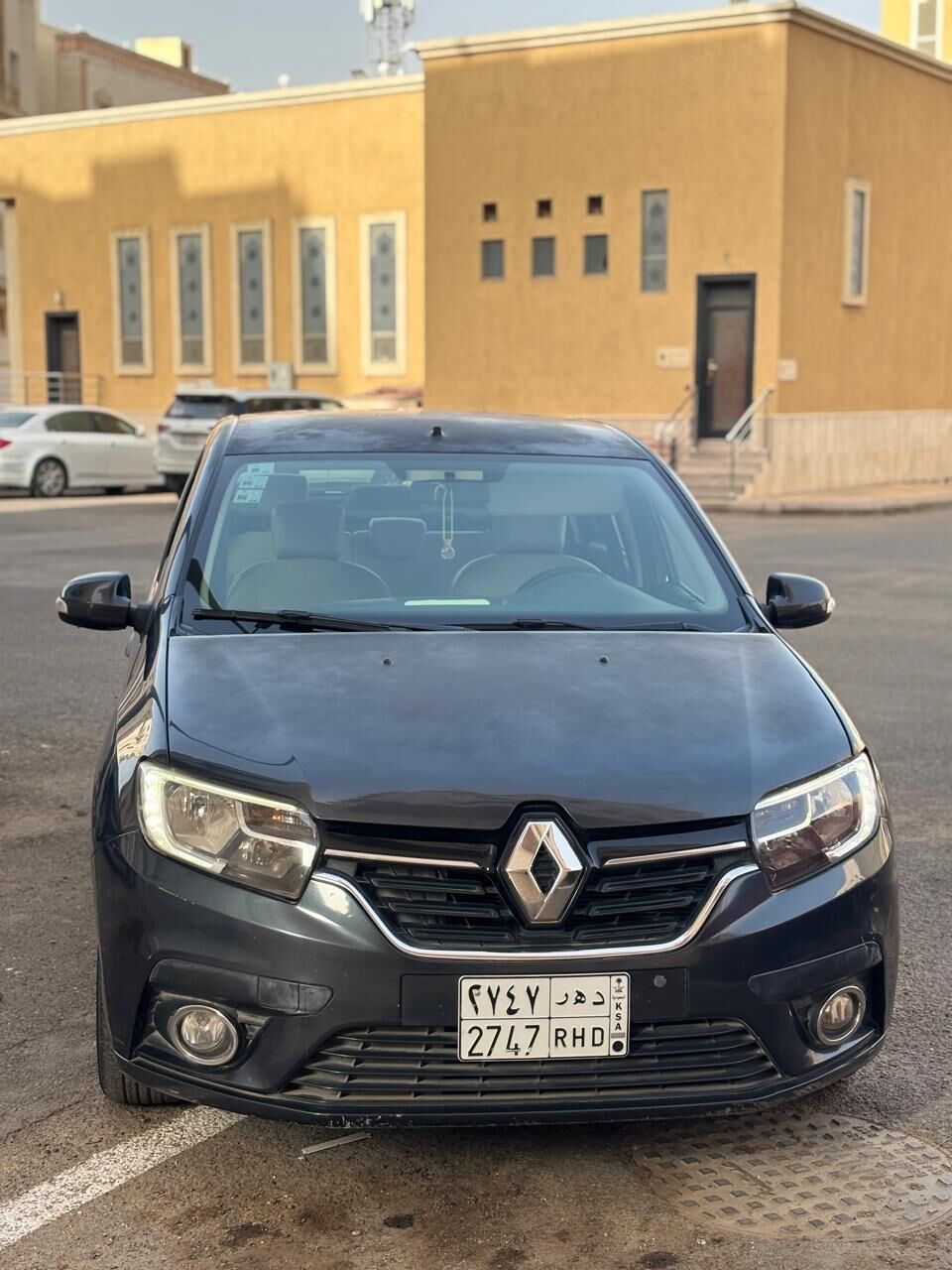 Riyadh, Vehicles, Cars & Trucks , SAR 20000,  Renault Symbol,  2021,  Automatic,  101000 KM,  Dark Gray Color, Valid Pass And Registration.