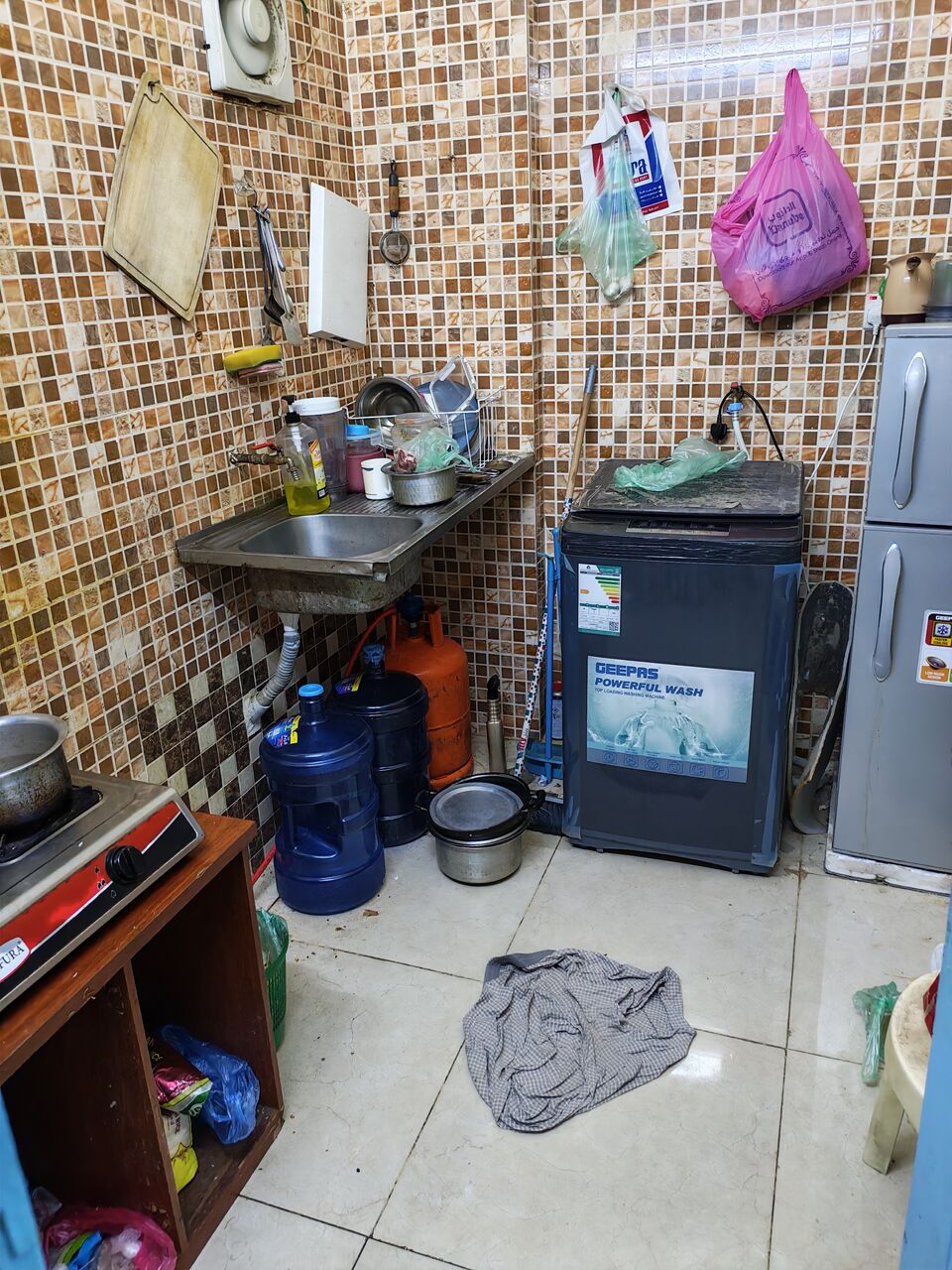 Jeddah, Bedspace For Rent, SAR 400/month,  Bed Space Available In Jamjum Building 3rd Floor