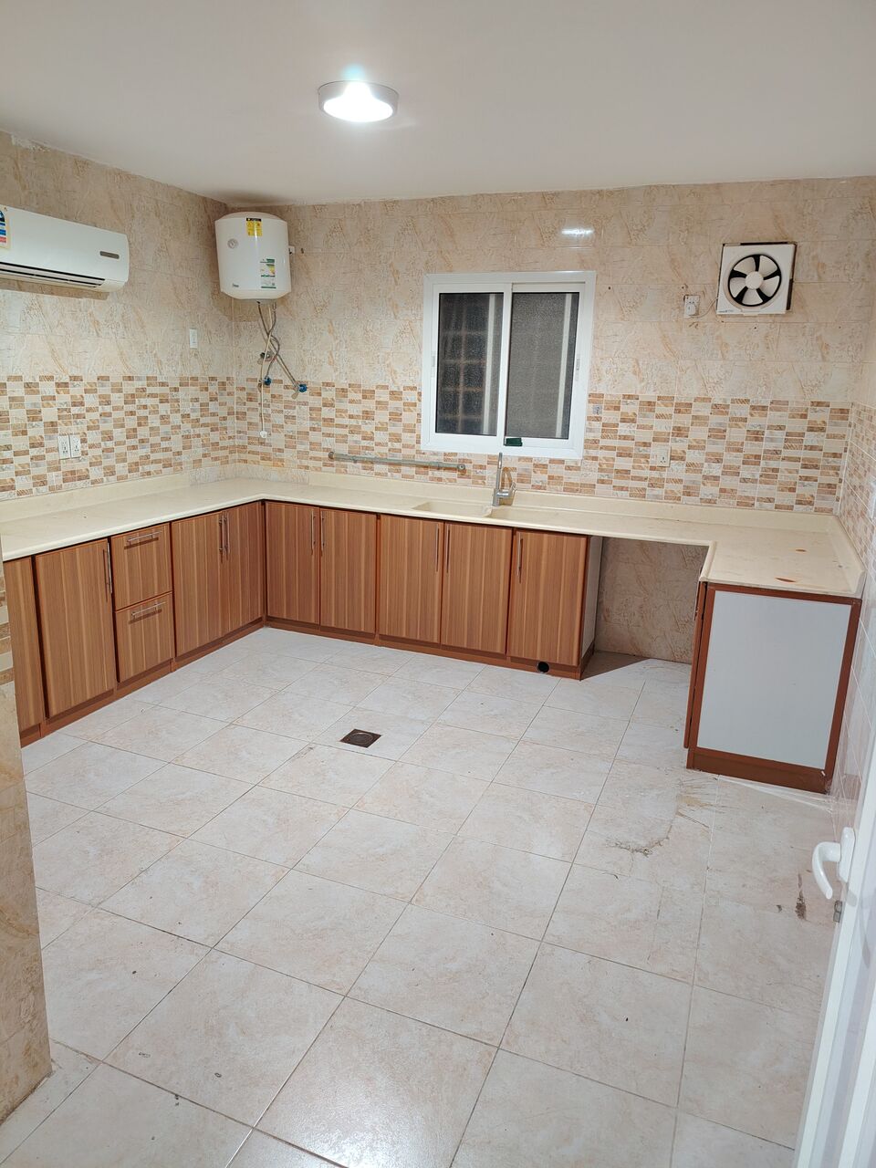 Dhahran, Apartments, Flats, Houses & Villas, SAR 25000/year,  2 BR,  180 Sq. Meter,  5 Room Apartment Near Dunes School