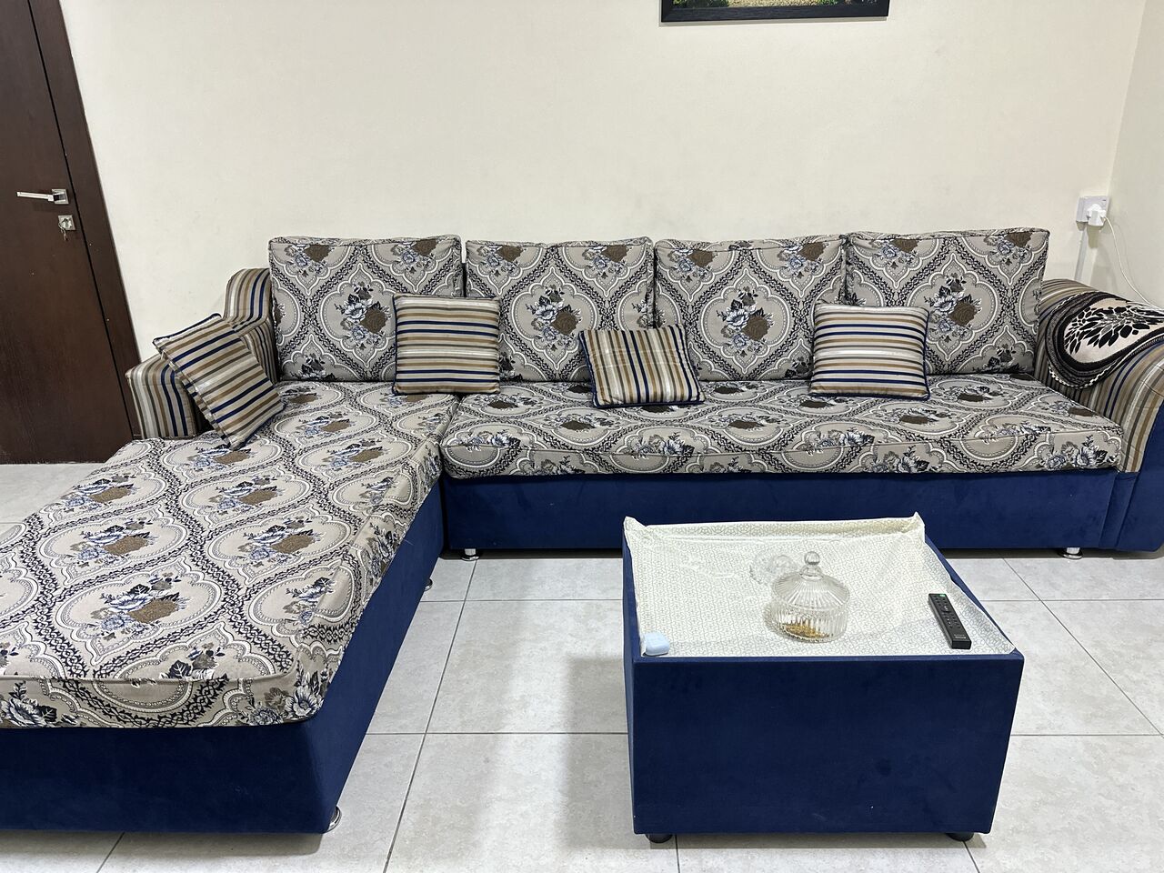 Manama, Furniture, BHD 55,  Sofa And Central Table For Sell