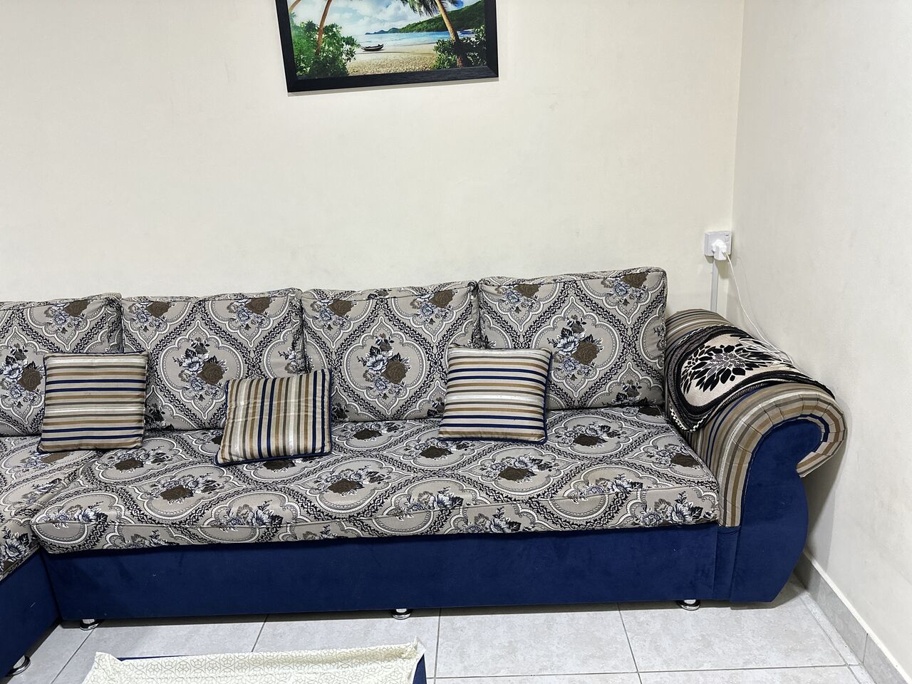 Manama, Furniture, BHD 55,  Sofa And Central Table For Sell
