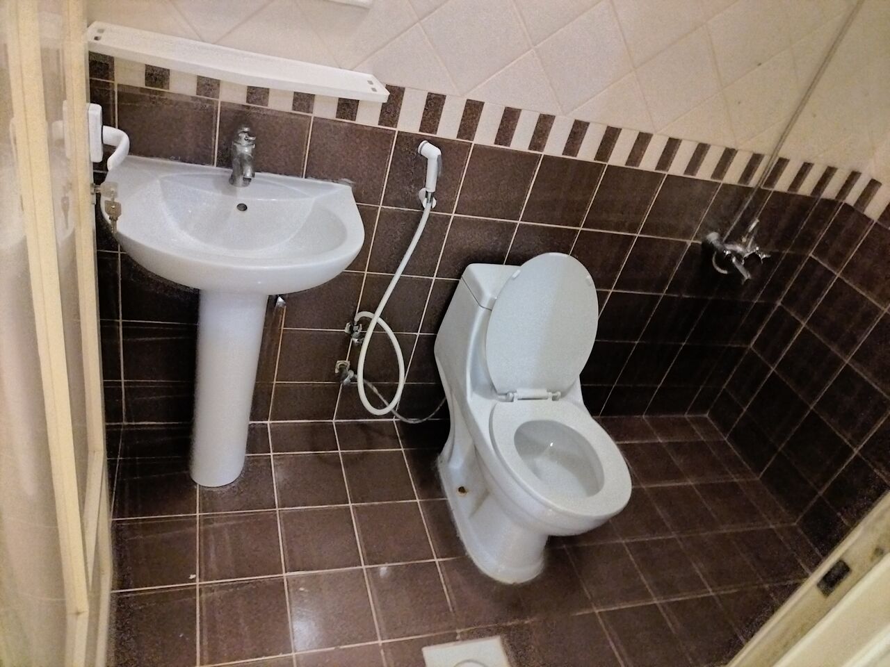 Khobar, Apartments, Flats, Houses & Villas, SAR 18000/year,  2 BR,  Family Apartment For Rent (Two Rooms, Hall, Bathrooms, Kitchen, First Floor