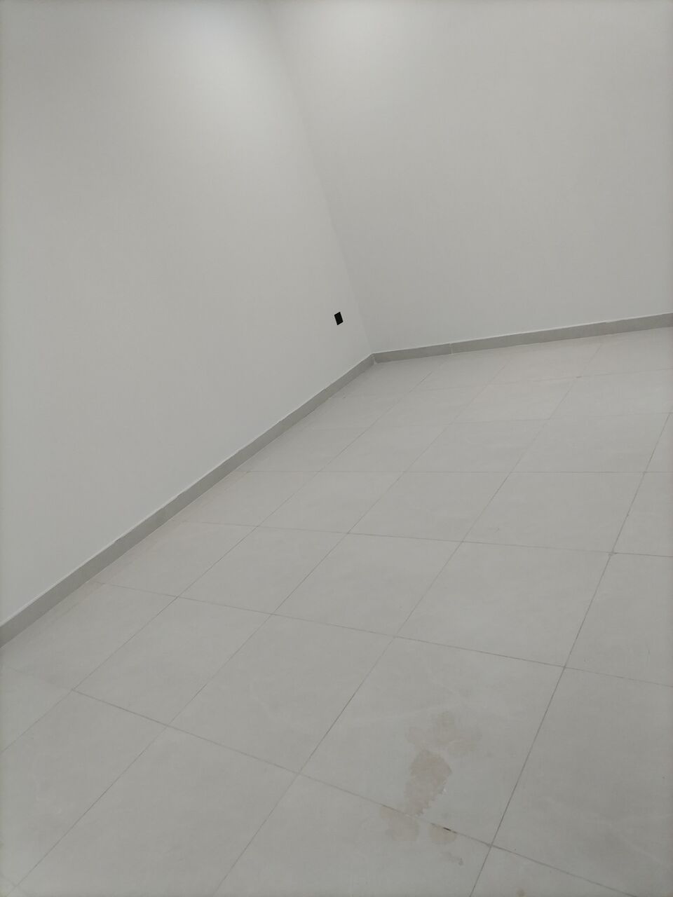 Khobar, Apartments, Flats, Houses & Villas, SAR 30000/year,  3 BR,  Family Apartment For Rent (3 Rooms, Hall, Two Bathrooms, Air-Conditioned Kitchen, Split Pa