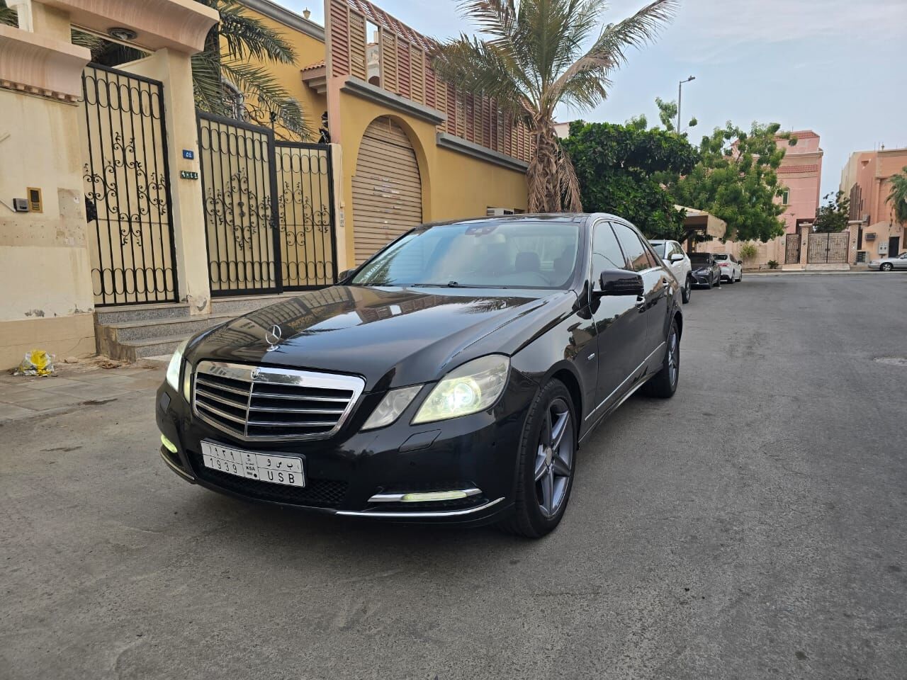 Jeddah, Vehicles, Cars & Trucks , SAR 32000,  Mercedes-Benz E-Class,  2011,  Automatic,  320000 KM,  Mercedes Benz 4 Cylinders Panoramic Roof