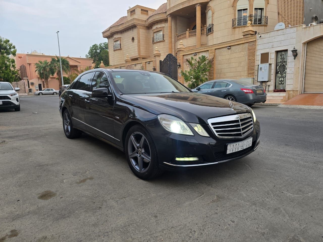 Jeddah, Vehicles, Cars & Trucks , SAR 32000,  Mercedes-Benz E-Class,  2011,  Automatic,  320000 KM,  Mercedes Benz 4 Cylinders Panoramic Roof