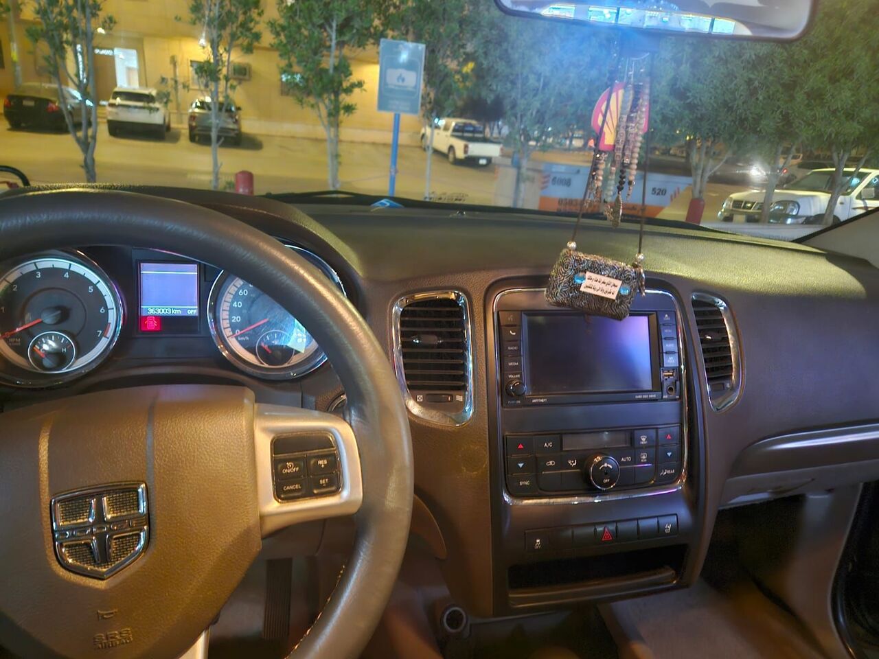 Riyadh, Vehicles, Cars & Trucks , SAR 17000,  Dodge Durango,  2013,  Automatic,  365000 KM,   SXT 4x4