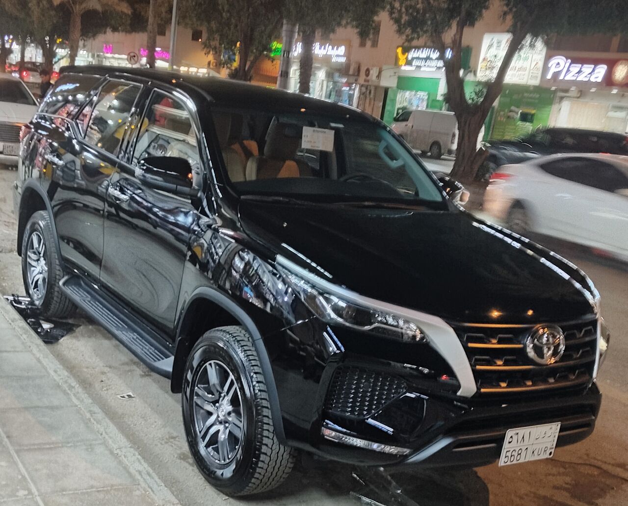 Riyadh, Vehicles, Cars & Trucks , Toyota Fortuner,  2025,  Automatic,  80000 KM,  I Have  In Installments Plan If Someone Interested Plz Send Me Msg