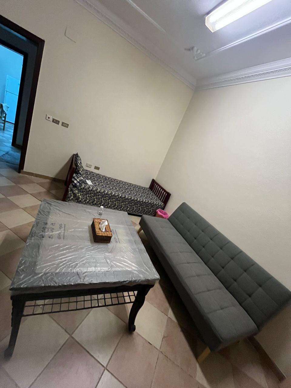 Jeddah, Rooms for Rent, SAR 1000/month,  One Room For Rent In A Two Bedroom Apartment