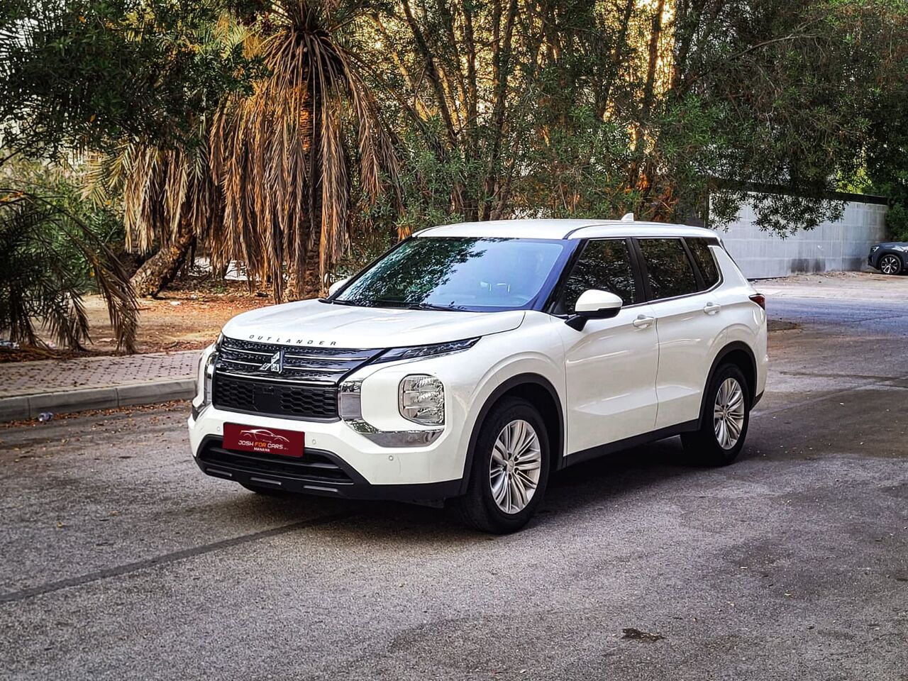 Manama, Vehicles, Cars & Trucks , BHD 1,  Mitsubishi Outlander,  2023,  Automatic,  55000 KM,  SINGLE OWNER UNDER WARRANTY