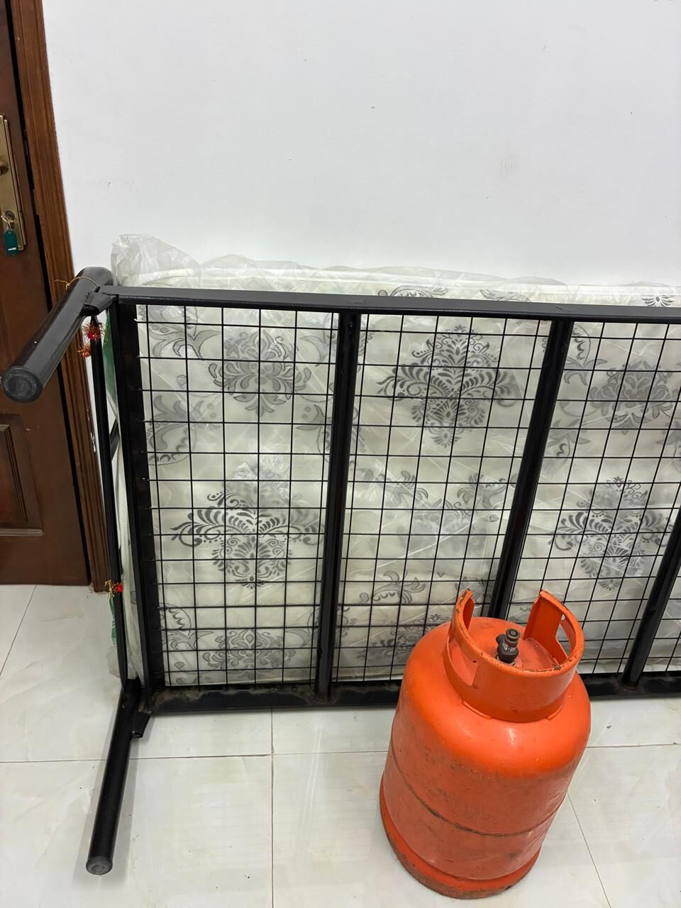 Riyadh, Appliances, SAR 330,  Cylinder & Cot For Sale