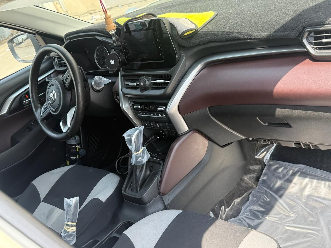 Dammam, Vehicle Lease Transfer, 🚗 LEASE TRANSFER – 2024 Toyota Urban Cruiser GL 4X2