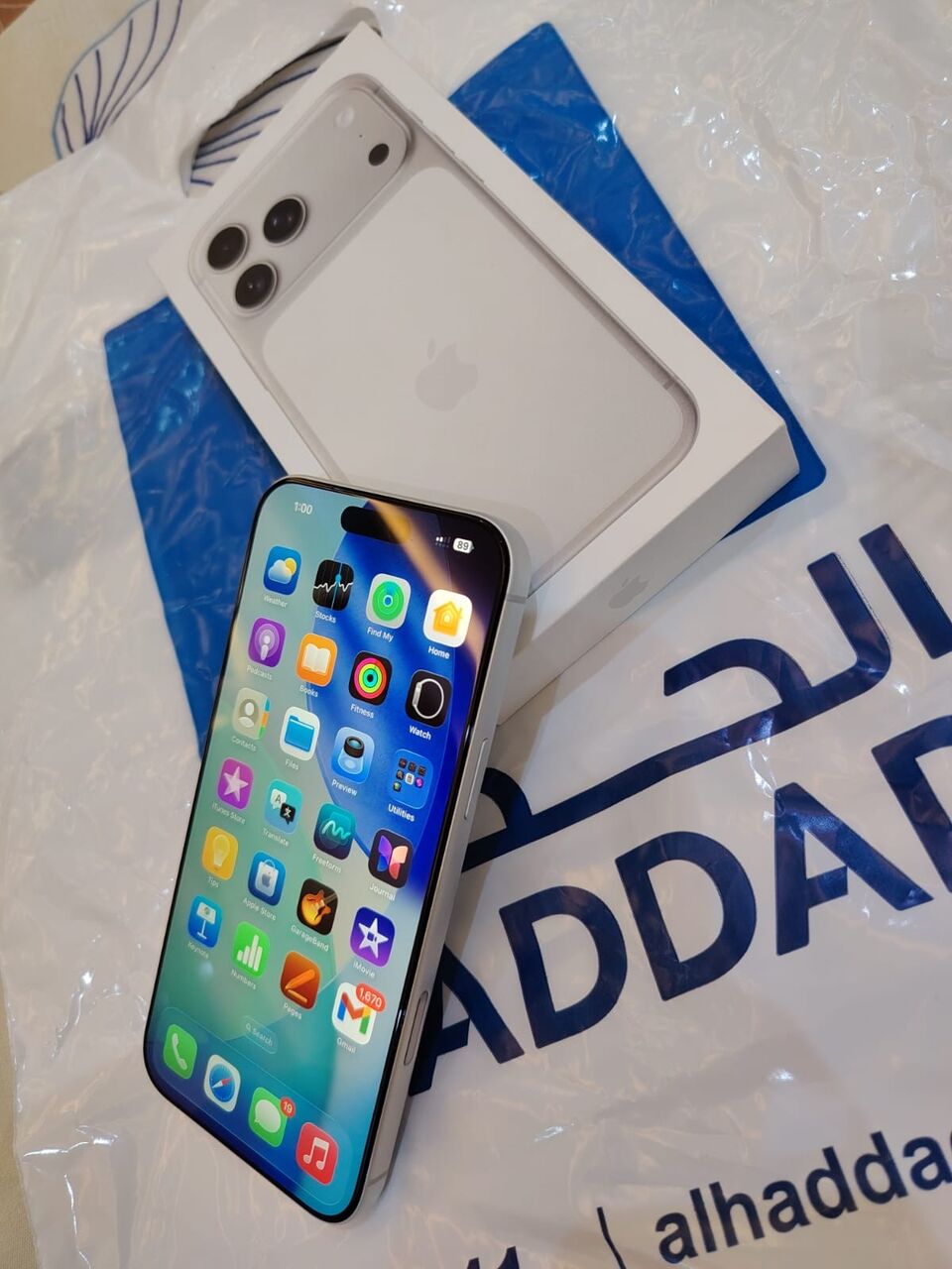 Jeddah, Mobile Phones, SAR 5700,  IPhone 17 Pro Max 512GB Silver. FOR SALE - LIKE NEW