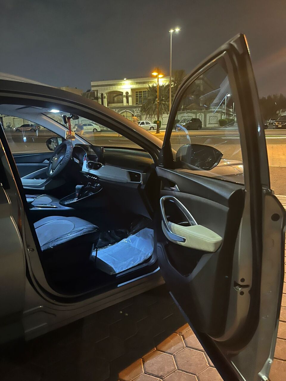 Jeddah, Vehicle Lease Transfer, SAR 10000,  Car Lease Transfer (SNB) &ndash; 2023 Chevrolet Captiva Premier (7-Seater)