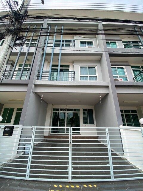 Bangkok, Villas, THB 23000,  1 Sq. Feet,  ให้เช่าทาวน์โฮม 3 ชั้น 4 ห้องนอน หมู่บ