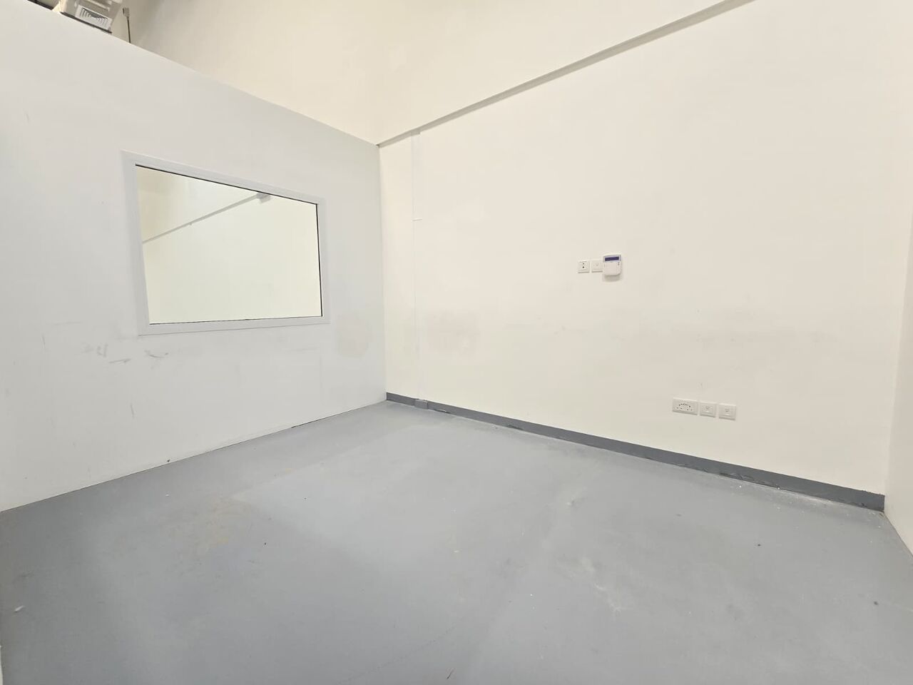 Hidd, Warehouses, BHD 4750,  1055 Sq. Meter,  Ready To Move-In Warehouse Available In Hidd