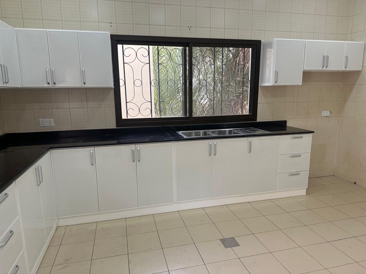 Salmaniya, Commercial Villas, BHD 1200,  Commercial Villa For Rent In Salmaniya | Near Segaya | Easy Highway Access