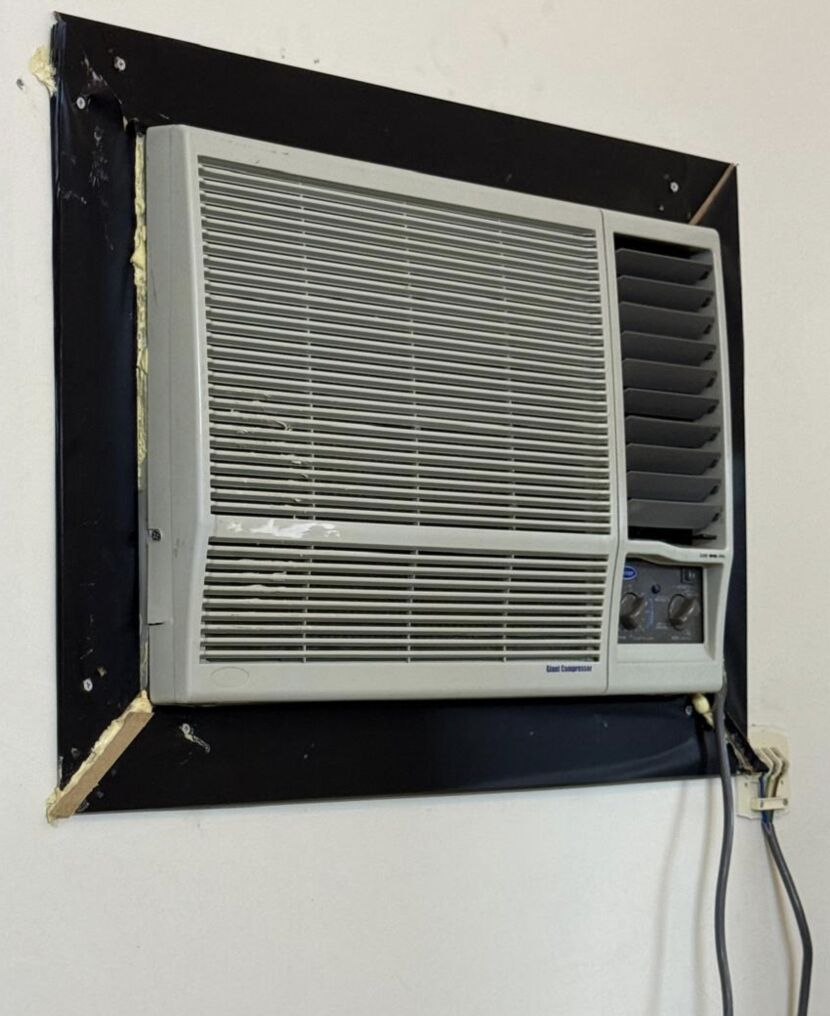 Makkah, Air Conditioners, SAR 2000,  4 Air Conditioners, In Good Condition