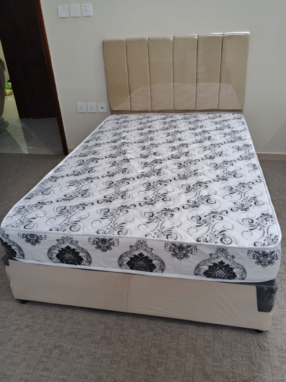 Jeddah, Furniture, Brand New Double, Medium Or Single Bed Are Available In Multiple Colors And Designs.