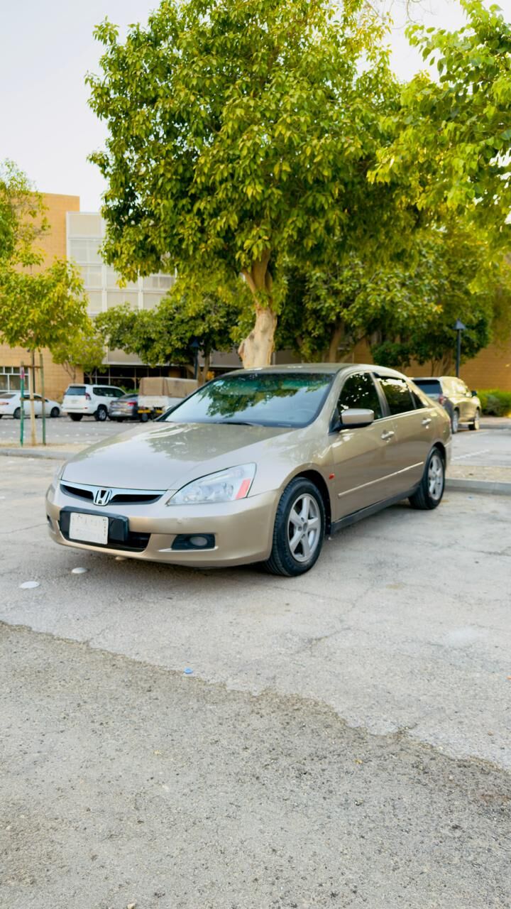 Riyadh, Vehicles, Cars & Trucks , SAR 13500,  Honda Accord,  2004,  Automatic,  500 KM,    MODEL FOR SALE- NEAT AND CLEAN