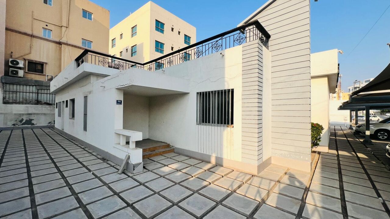 Mahooz, Commercial Villas, BHD 800,  130 Sq. Meter,  Commercial Villa For Rent In Mahooz | Near Highway Access
