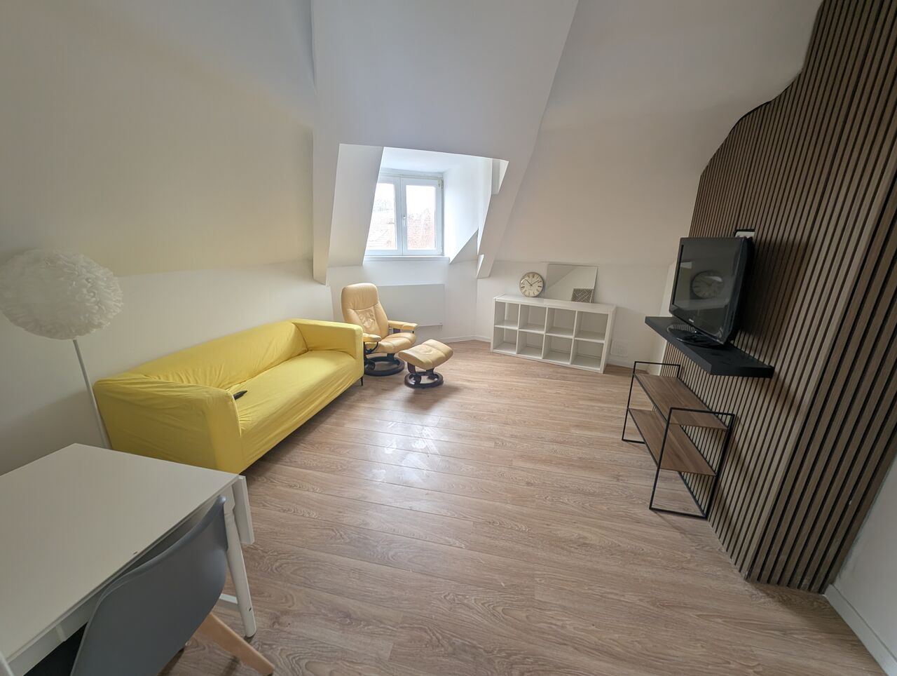Brussels, Apartments, Flats, Houses & Villas, EUR 1100/month,  1 BR,  60 Sq. Meter,  Fully Furnished Apartment