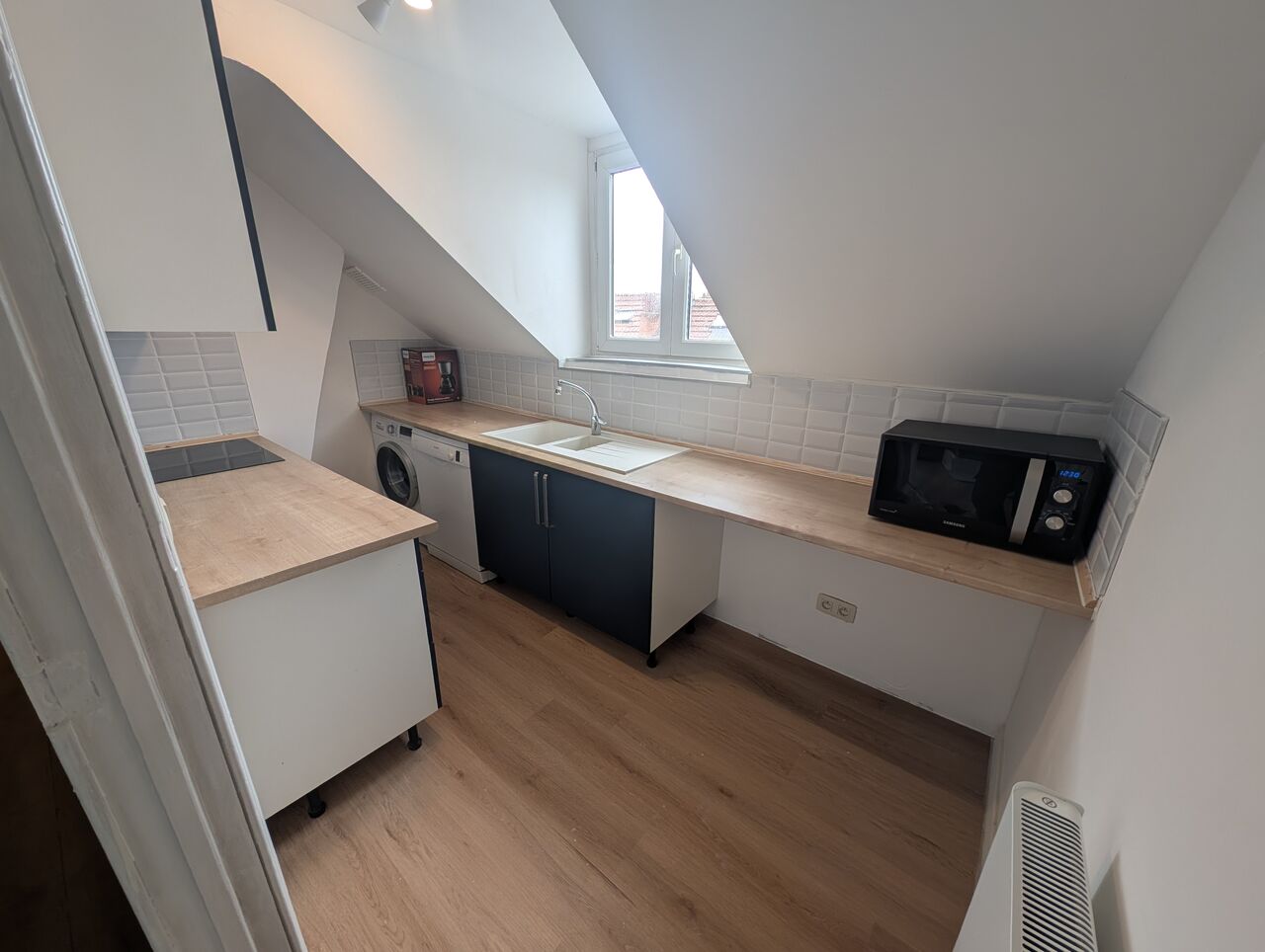 Brussels, Apartments, Flats, Houses & Villas, EUR 1100/month,  1 BR,  60 Sq. Meter,  Fully Furnished Apartment