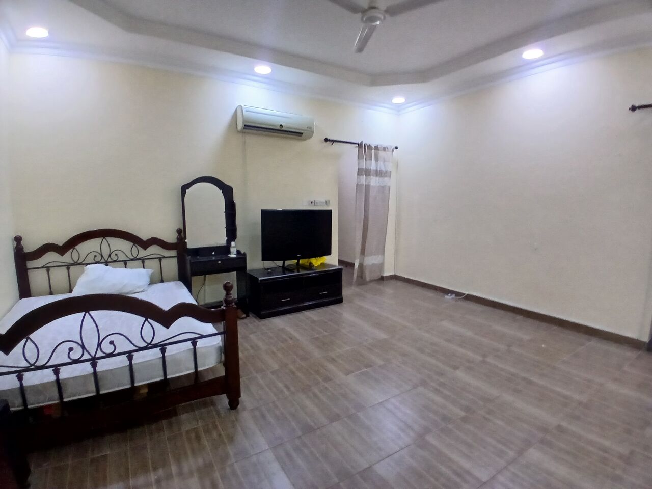 Hidd, Apartments, Flats, Houses & Villas, BHD 170/month,  1 BR,  Specious Studio Flat Inclusive Unlimited