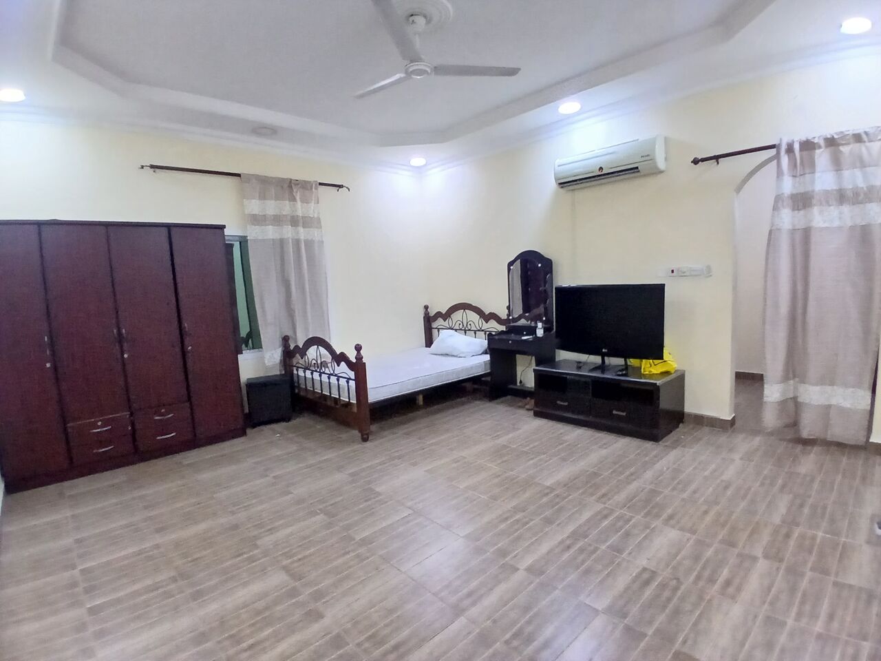 Hidd, Apartments, Flats, Houses & Villas, BHD 170/month,  1 BR,  Specious Studio Flat Inclusive Unlimited