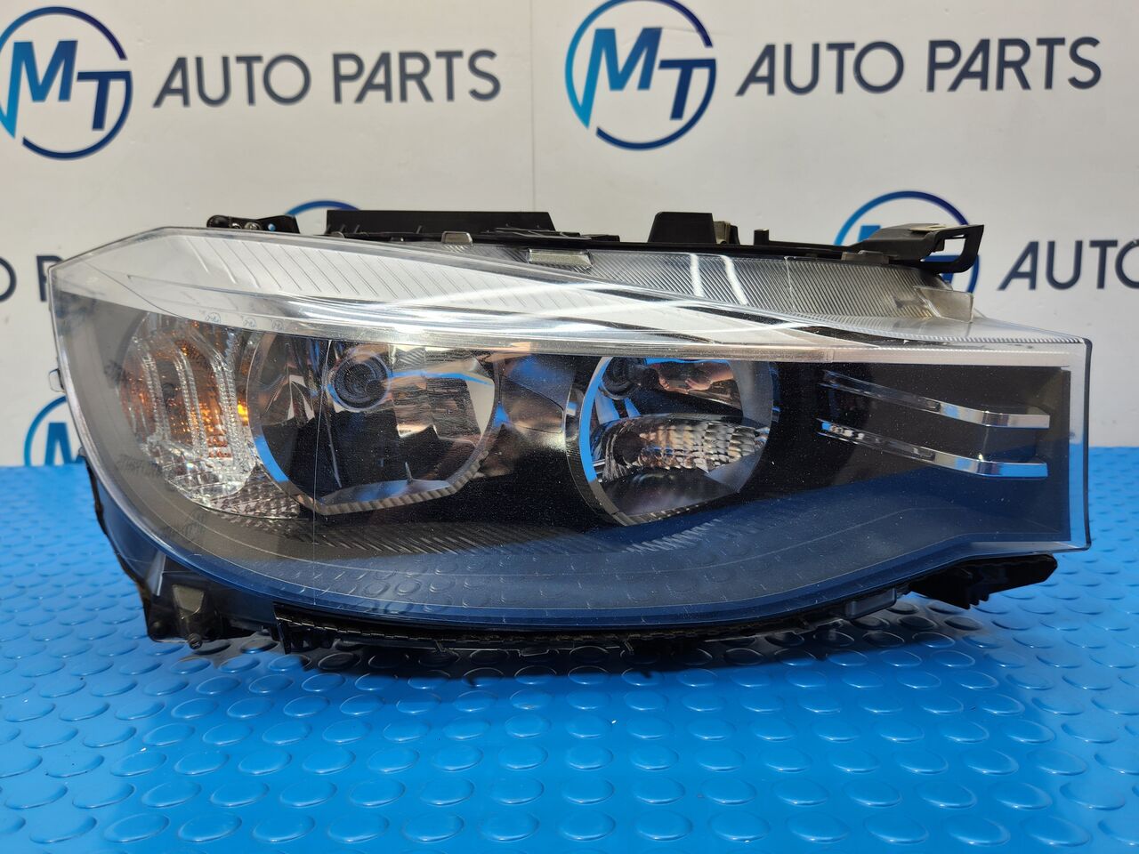 London, Auto Parts, GBP 351,  Used BMW Headlight For 3 Series, MT Auto Parts