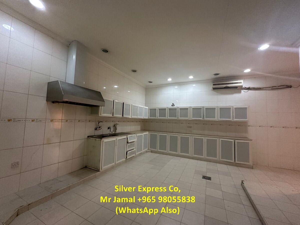 Mangaf, Villas, KWD 1200,  500 Sq. Meter,  Luxurious 5 Bedroom Duplex For Rent In Mangaf.