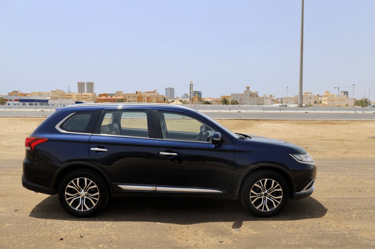 Jeddah, Vehicles, Cars & Trucks , SAR 40500,  MITSUBISHI OUTLANDER,  2018,  Automatic,  162000 KM,   V6 AWD