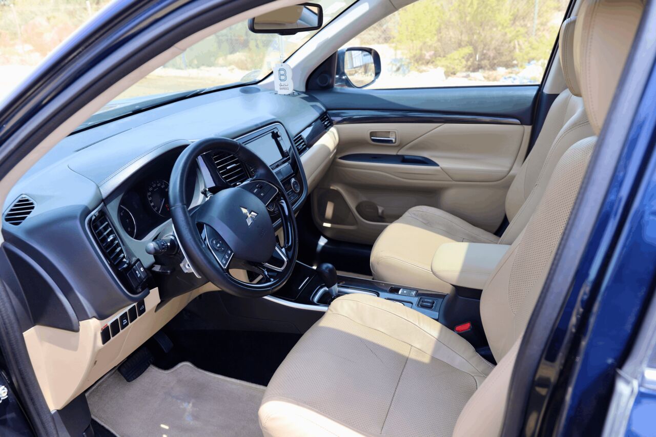 Jeddah, Vehicles, Cars & Trucks , SAR 40500,  MITSUBISHI OUTLANDER,  2018,  Automatic,  162000 KM,   V6 AWD