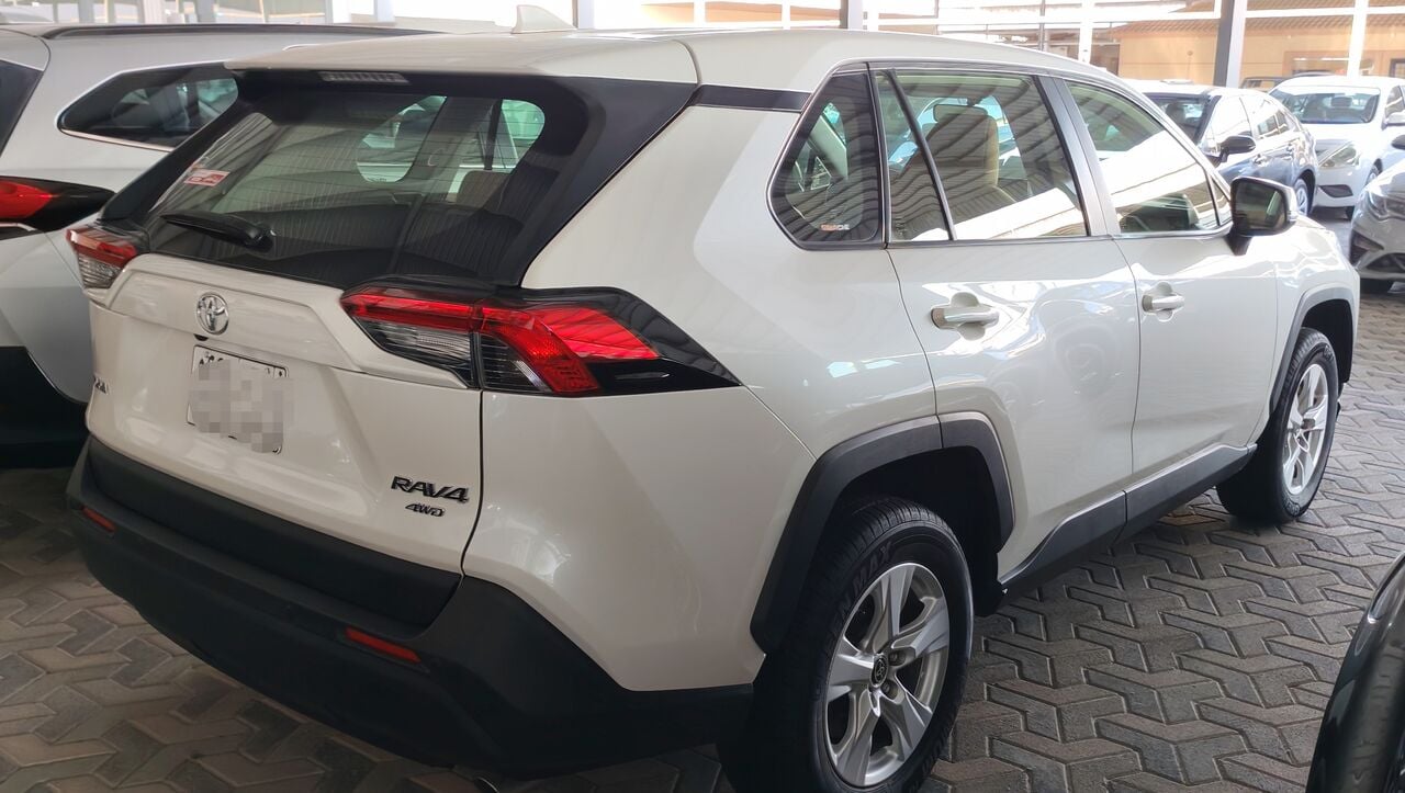 Dammam, Vehicles, Cars & Trucks , SAR 76000,  RV 4 2021,  2021,  Automatic,  220000 KM,  Ravor  220 Thousand Body And Cal CounterRavor  220 Thousand Body Agency Counter